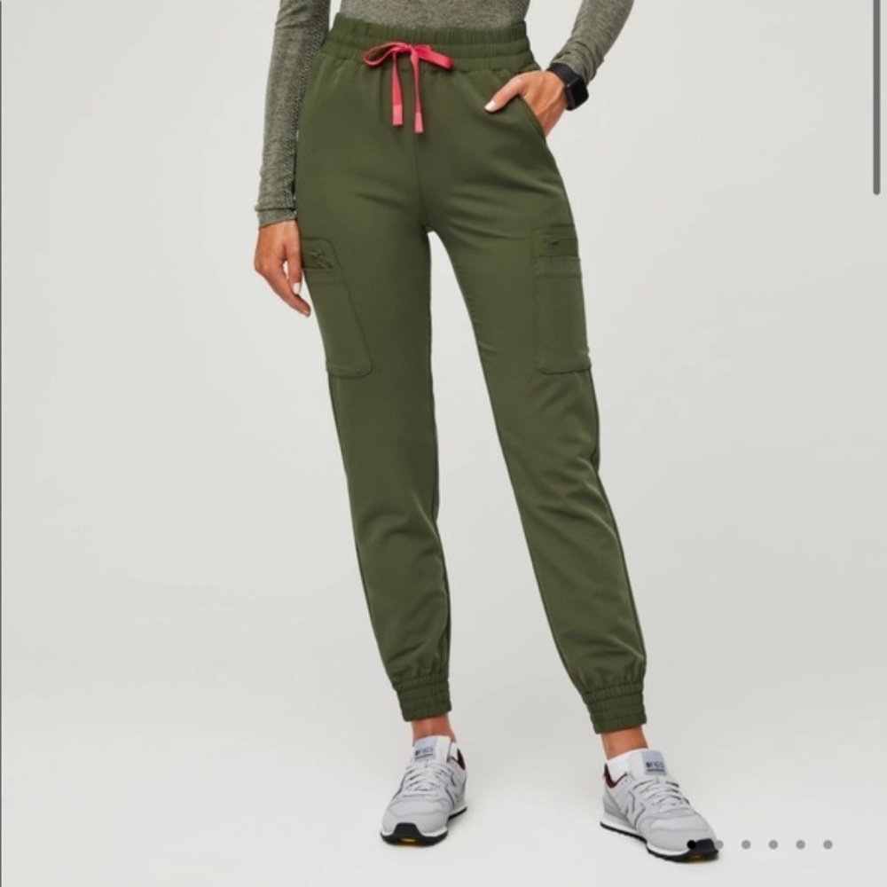 Womens XS Olive Figs top and jogger pants